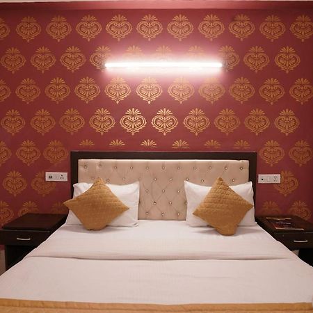 Hotel Tourist Palace Új-Delhi Kültér fotó