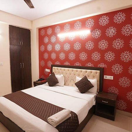 Hotel Tourist Palace Új-Delhi Kültér fotó