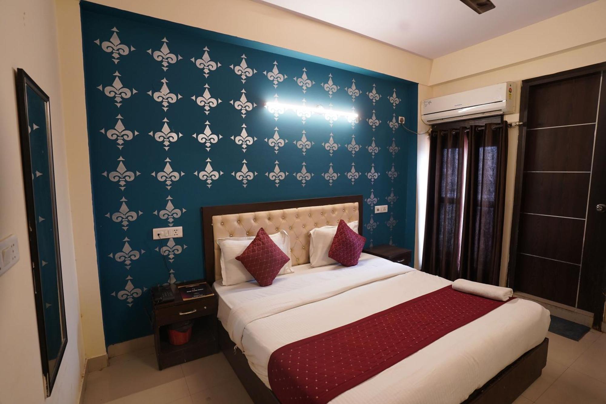 Hotel Tourist Palace Új-Delhi Kültér fotó