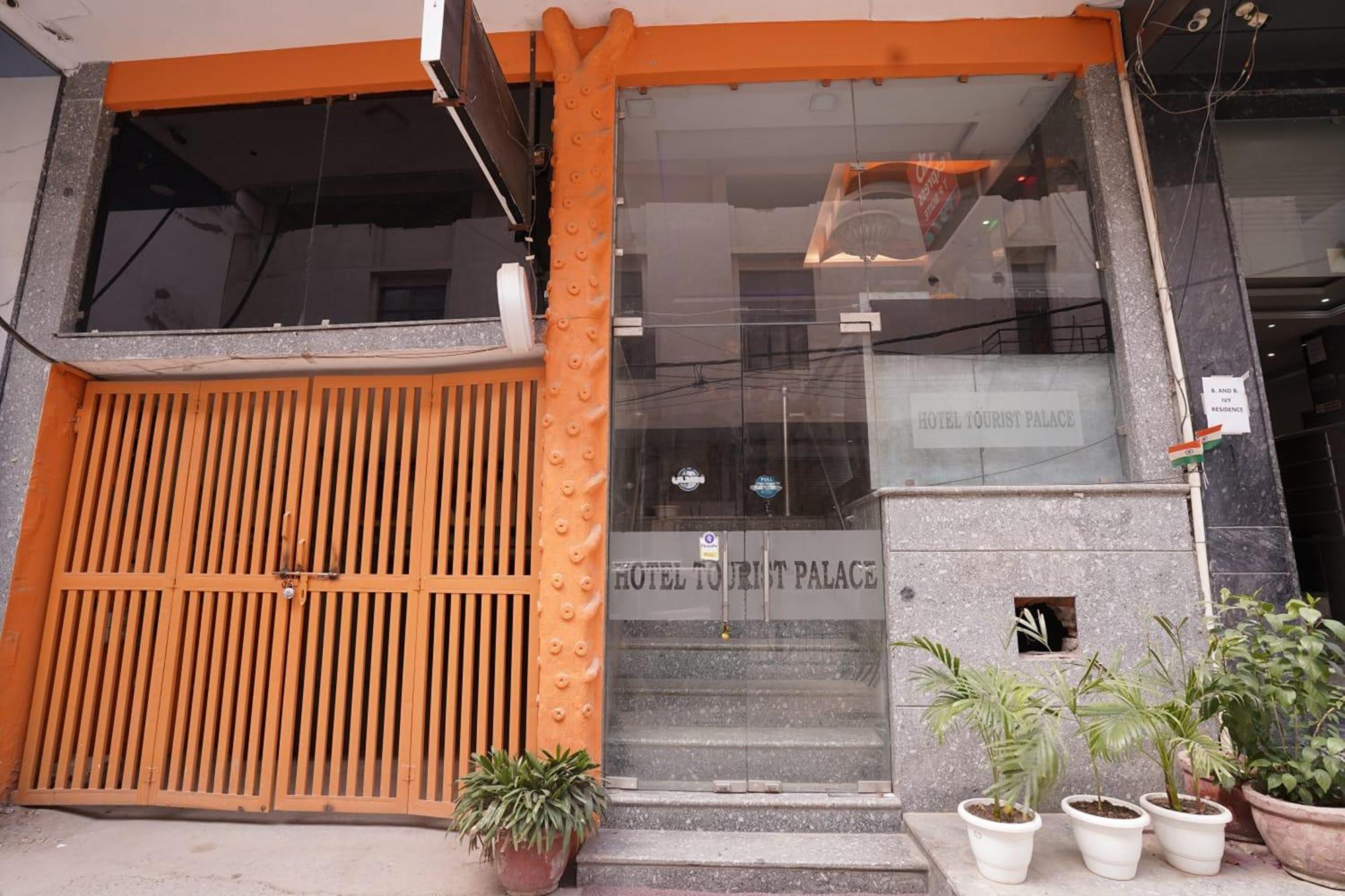 Hotel Tourist Palace Új-Delhi Kültér fotó