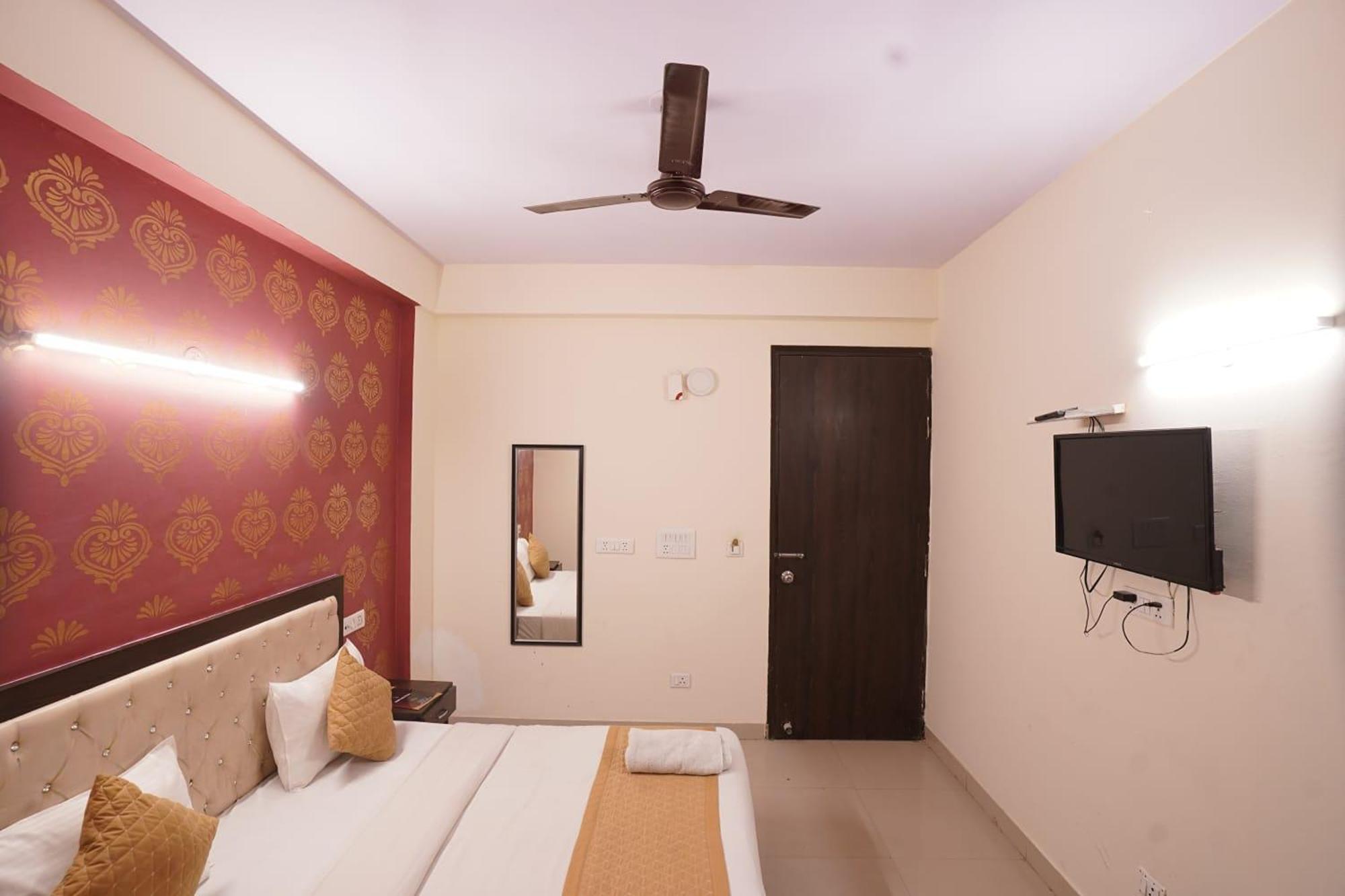 Hotel Tourist Palace Új-Delhi Kültér fotó