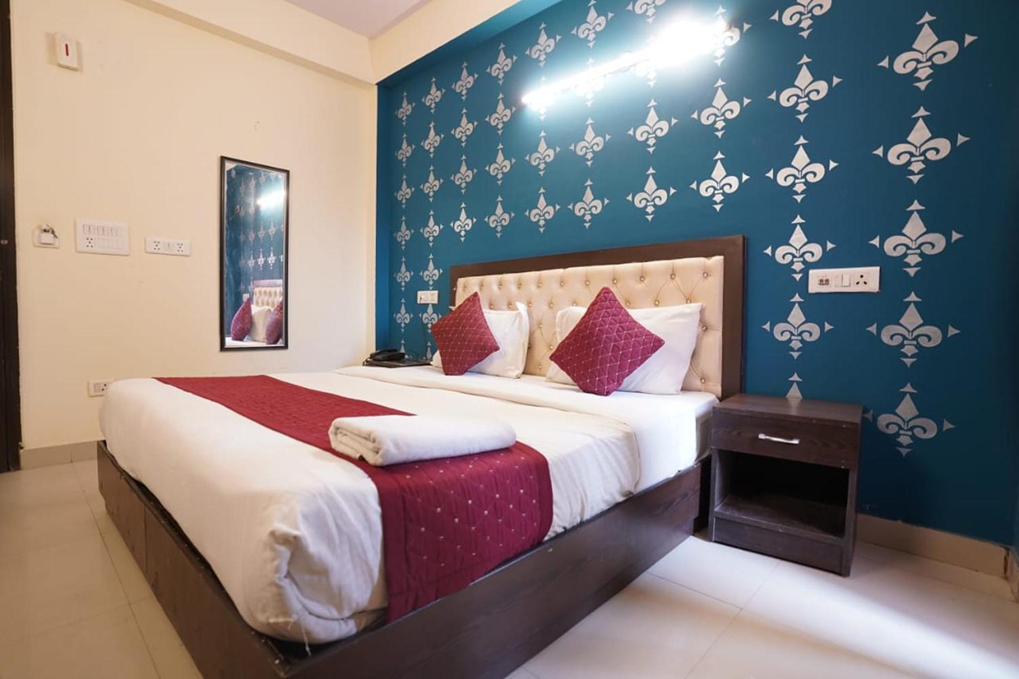 Hotel Tourist Palace Új-Delhi Kültér fotó