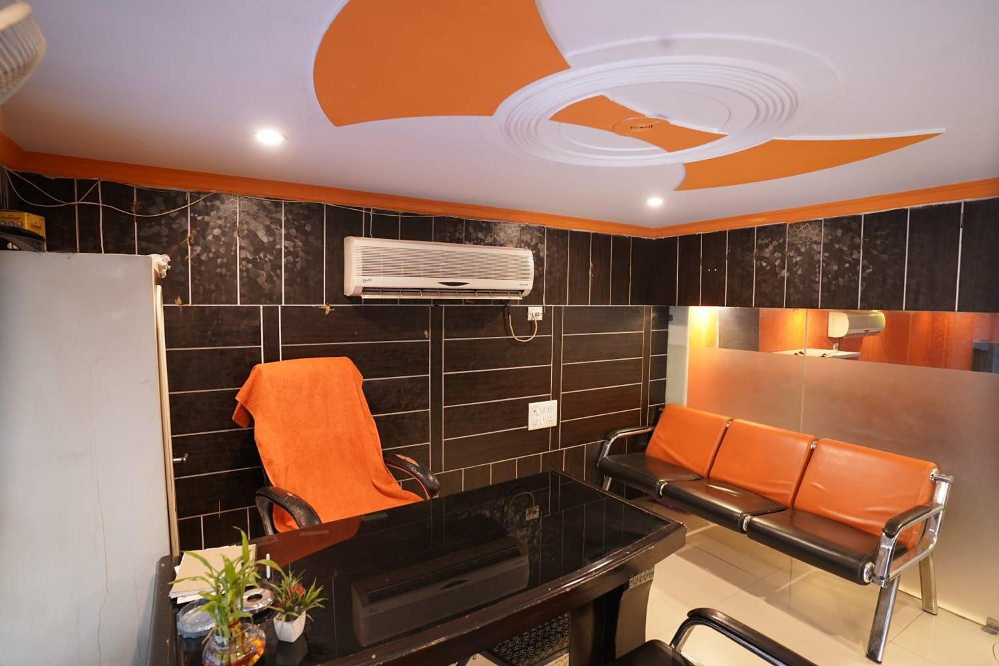 Hotel Tourist Palace Új-Delhi Kültér fotó