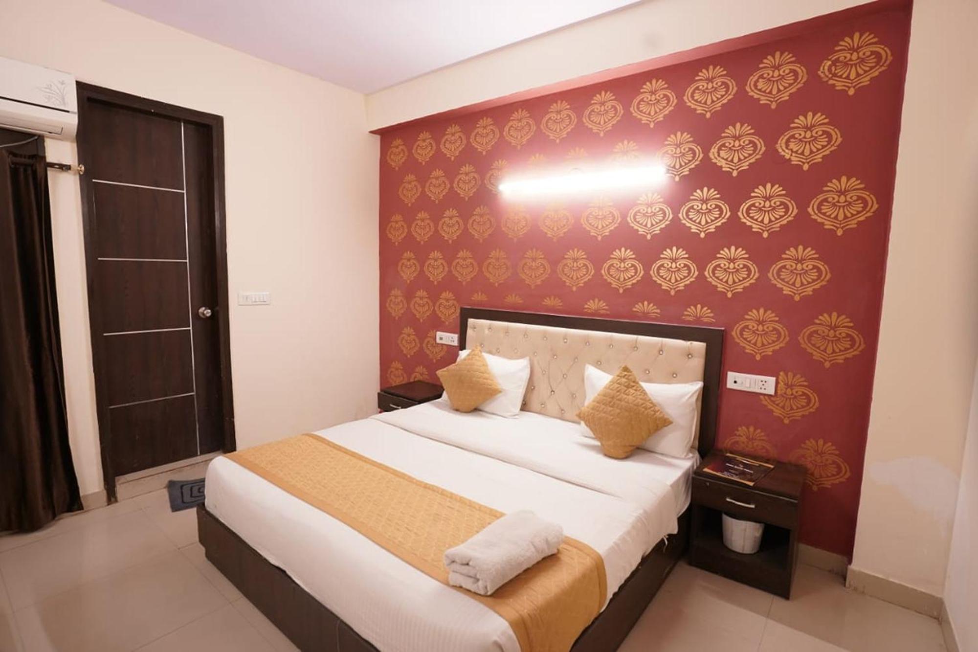 Hotel Tourist Palace Új-Delhi Kültér fotó