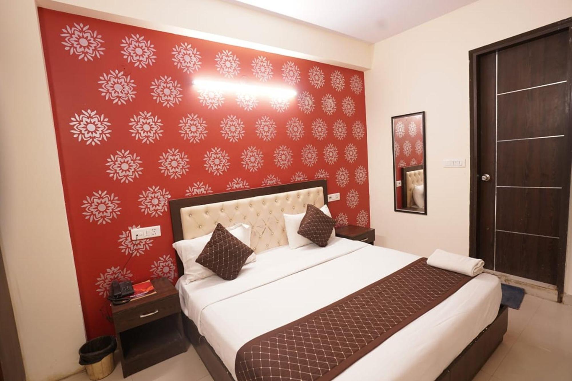 Hotel Tourist Palace Új-Delhi Kültér fotó