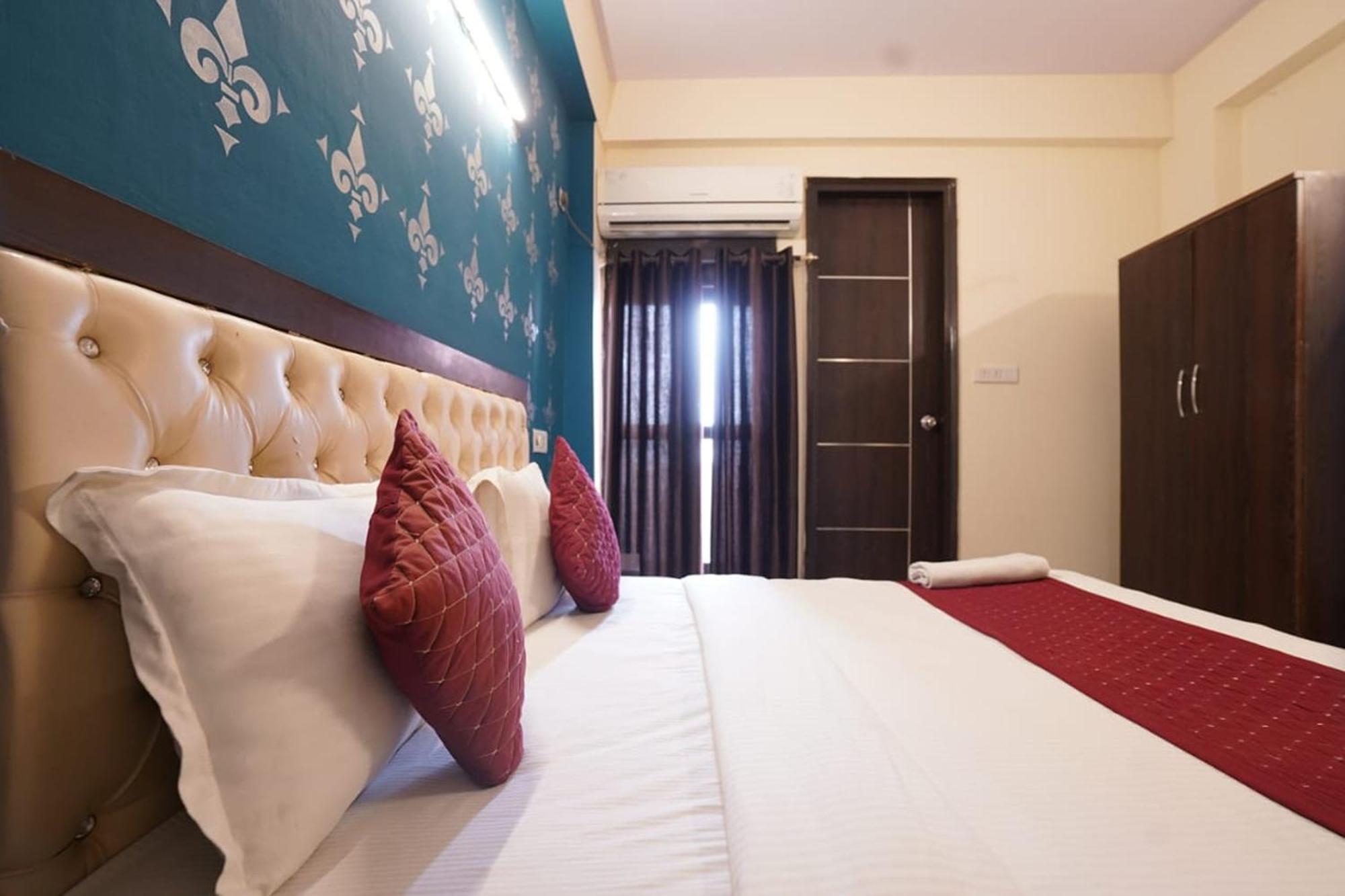 Hotel Tourist Palace Új-Delhi Kültér fotó